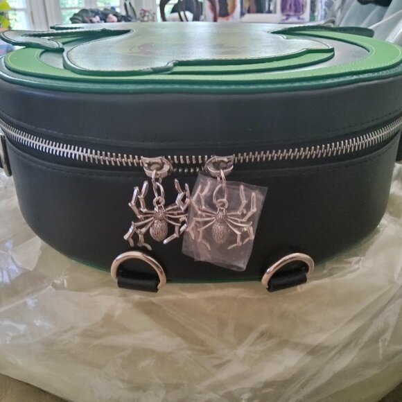 NIGHTMARE BEFORE CHRISTMAS  OOGIE BOOGIE GLOWS  BACKPACK CROSSBODY RETIRED NWT - Picture 4 of 12